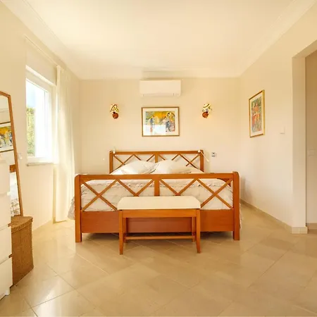 Villa Casa Das Flores - *