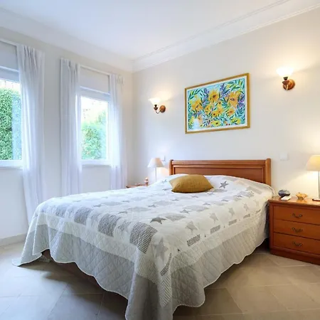 Villa Casa Das Flores - *